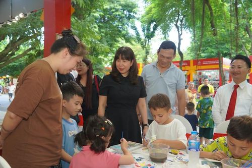 Hơn 20 nghìn lượt khách đến với Lễ hội Quà tặng du lịch Hà Nội