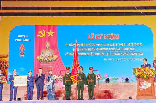 Vĩnh Linh đón nhận Huân chương Độc lập hạng Nhì