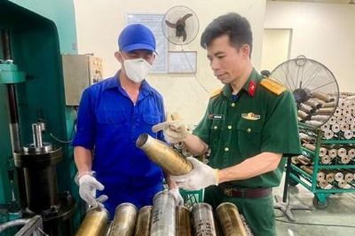 Thiếu tá QNCN Nguyễn Đức Bình và sáng kiến 'Thiết bị sàng cát tự động'