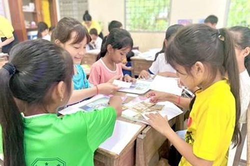 Dạy tiếng Anh cho trẻ