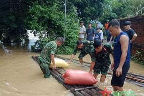 Cao Bằng: Bộ đội và dân quân giúp dân tránh mưa lũ