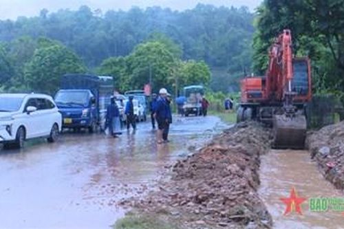 Điện Biên: Mưa lớn gây sạt lở, ngập lụt, chia cắt nhiều tuyến đường