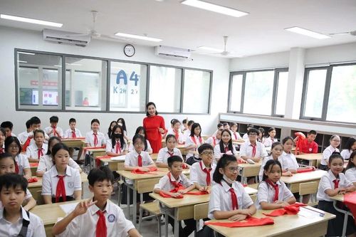 Trường THCS Chu Văn An tưng bừng chào đón hơn 600 học sinh lớp 6