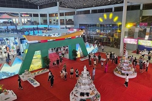 Lào Cai lần đầu tiên mở Hội chợ du lịch quốc tế