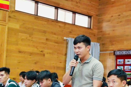 Bí thư Tỉnh ủy Đồng Nai đối thoại với thanh niên xuất ngũ