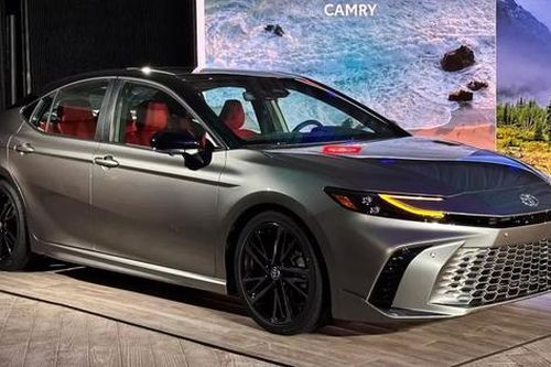 Rộ tin Toyota Camry thế hệ mới ra mắt Việt Nam cuối năm nay