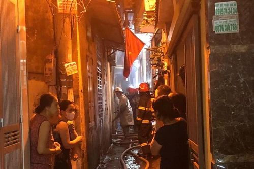 Hà Nội: Cháy nhà trong ngõ nhỏ đường Lạc Long Quân