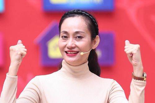NSƯT Hạnh Thúy: Không đầu hàng, quyết tâm chữa bệnh cho con gái