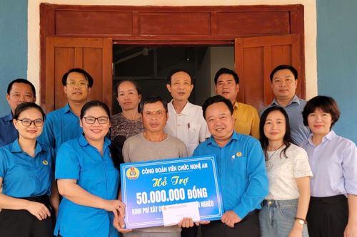 Công đoàn Viên chức Nghệ An hỗ trợ xây nhà tình nghĩa cho hộ nghèo tại huyện Thanh Chương