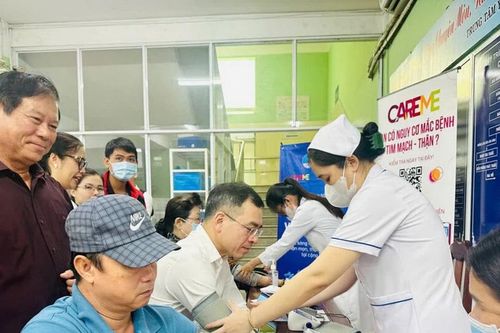 Hàng nghìn người dân Bình Dương được tầm soát miễn phí bệnh lý tim mạch và thận