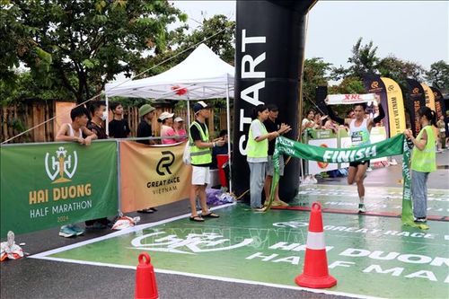 1.300 vận động viên tham gia giải chạy bộ Hải Dương Half Marathon