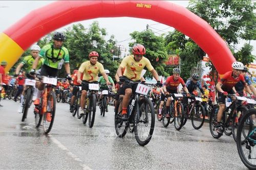 Sôi nổi tranh tài ở Giải đua xe đạp địa hình tại Ba Bể