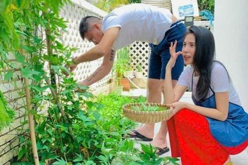 Cuộc sống hiện tại của Thủy Tiên sau 3 năm vướng ồn ào sao kê từ thiện