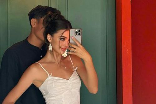 Vợ chồng Bùi Tiến Dũng phát cẩu lương, 'bàn tay hư' gây chú ý