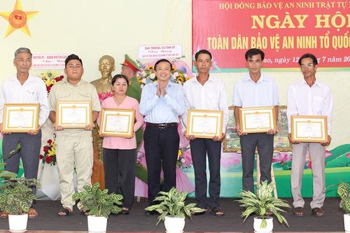 Phát huy sức mạnh toàn dân tham gia bảo vệ an ninh Tổ quốc