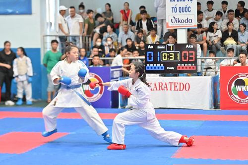 243 võ sinh tranh tài giải Karatedo các nhóm tuổi TP. Nha Trang