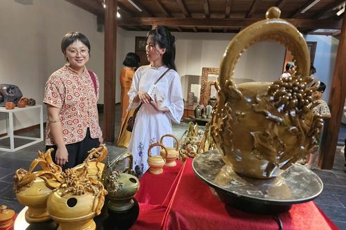 Cuộc 'hội ngộ' gốm của 9 nghệ sĩ
