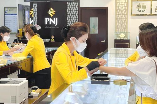 Chạy đà cho mùa cưới, Vàng Phú Nhuận (PNJ) báo lãi 7 tháng vượt 1.200 tỷ đồng