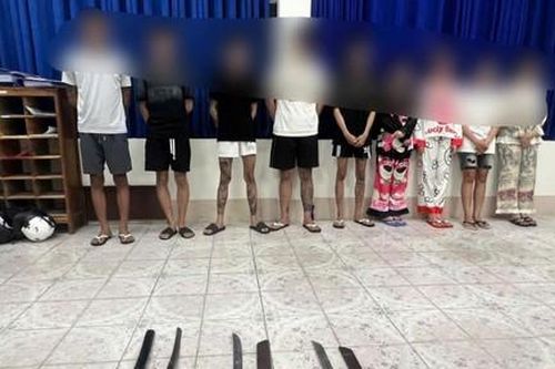 Hai nhóm dùng mã tấu, chai bia hỗn chiến chỉ vì chuyện nghi bị... nhìn đểu