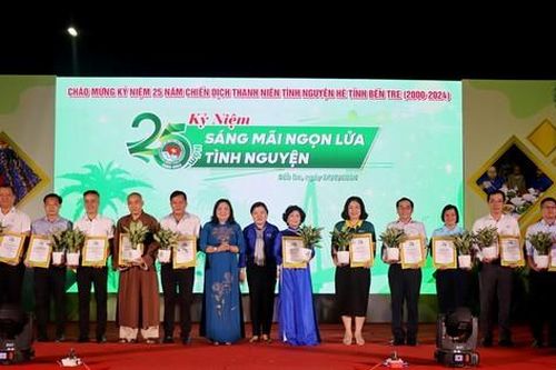 25 năm Chiến dịch Thanh niên tình nguyện Hè tỉnh Bến Tre: Sáng mãi ngọn lửa tình nguyện