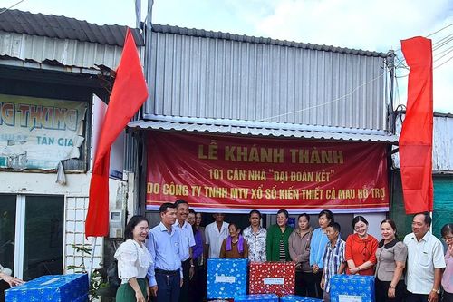 Cà Mau: Bàn giao hơn 100 căn nhà Đại đoàn kết cho hộ nghèo