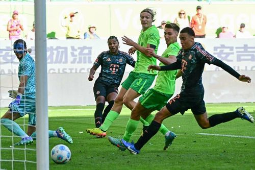 Bayern Munich suýt trả giá đắt trong ngày ra quân tại Bundesliga