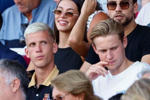 Dani Olmo lo lắng