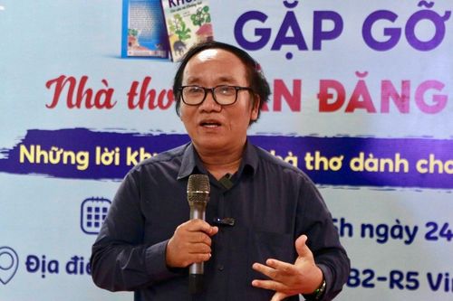 Thơ tình tặng cô gái mắt hiếng của nhà thơ Trần Đăng Khoa