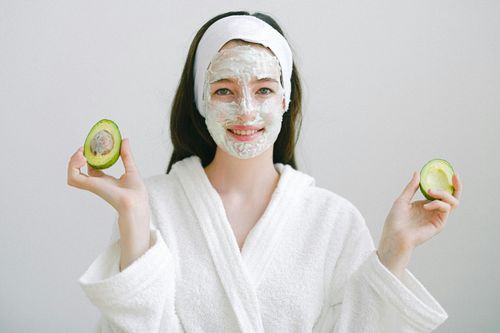 Tự dưỡng sáng da tại nhà với 6 công thức mặt nạ đơn giản