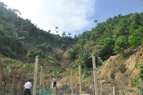 Quảng Nam khảo sát hiện trường khu vực dự kiến đánh sập 7 hầm lò bổ sung ở Bồng Miêu