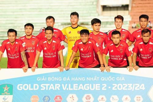 Được tiếp sức vào giờ chót, Long An có kịp hoàn tất thủ tục đá Giải hạng Nhất 2024-2025?