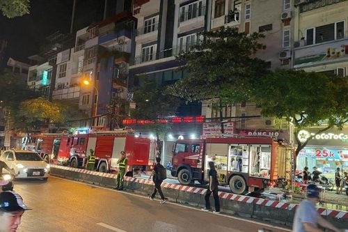 Cháu bé 15 tuổi được cứu ngoạn mục khỏi đám cháy ở Hà Nội