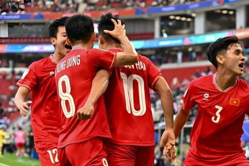 HLV tuyển Nga đáp trả thông tin 'tuyển Việt Nam và Thái Lan không xứng tầm'