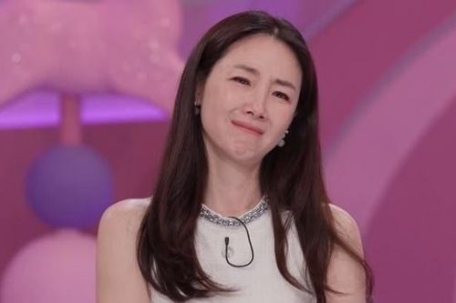 Choi Ji Woo xúc động chia sẻ trải nghiệm sinh con ở tuổi 45