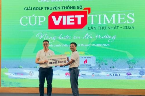 Giải golf Truyền thông số Cúp VietTimes trao 100 triệu đồng cho những sinh viên nghèo hiếu học