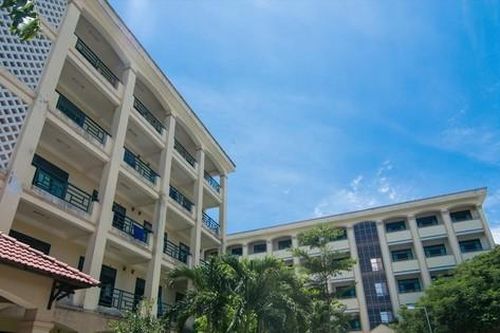Đà Nẵng: Sinh viên năm cuối nhường chỗ ký túc xá cho tân sinh viên