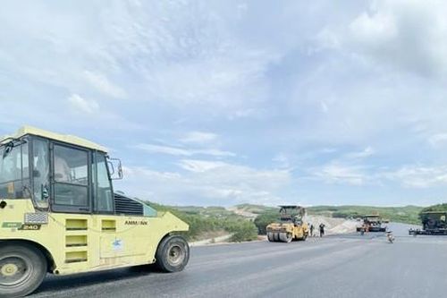 Cao tốc Vũng Áng - Bùng hơn 12.500 tỷ sẽ về đích sớm nửa năm