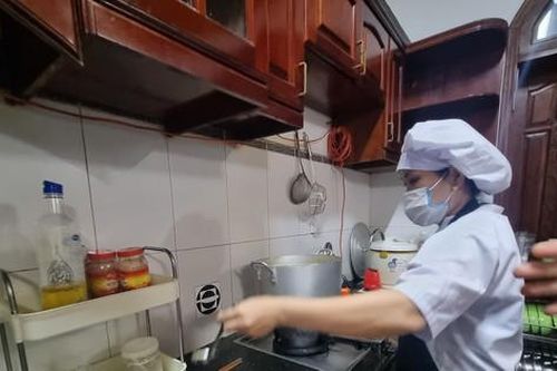 Đà Nẵng: Giáo viên tố nhóm trẻ cho hàng chục bé ăn bún thiu