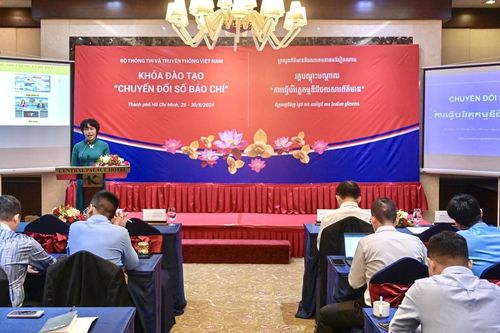 Bộ TT&TT mở khóa đào tạo chuyển đổi số báo chí cho các nhà báo Campuchia