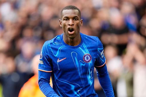 Nicolas Jackson tức giận phản pháo huyền thoại Chelsea