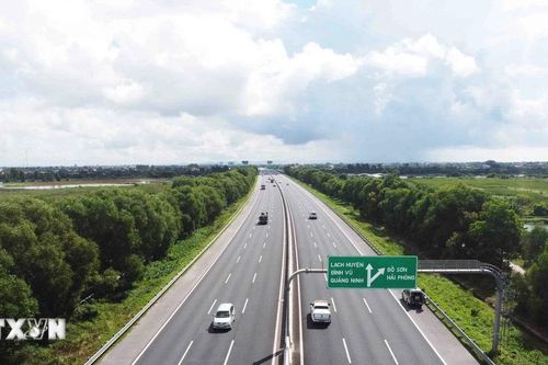 Đã xác minh được tài xế lái ôtô đi ngược chiều trên cao tốc Hà Nội-Hải Phòng