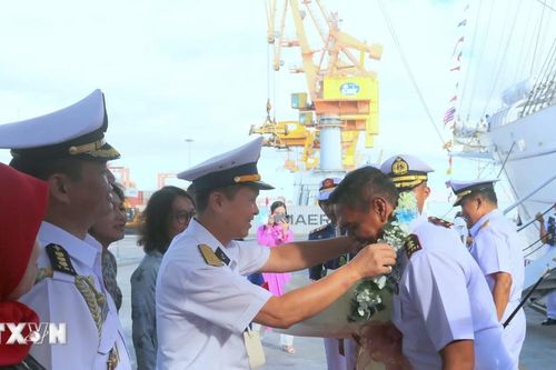 Tàu Hải quân Indonesia thăm xã giao thành phố Hải Phòng