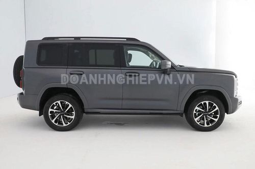 SUV dài hơn 5 mét, thiết kế hầm hố, công suất 221 mã lực, giá gần 670 triệu đồng