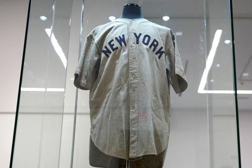 Kỷ lục hơn 24 triệu USD cho chiếc áo đấu của huyền thoại bóng chày Mỹ Babe Ruth
