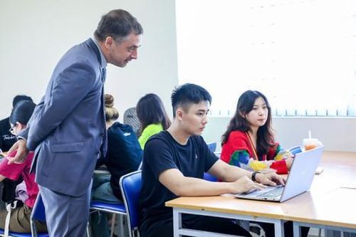 Trường đại học đầu tiên ở Việt Nam đạt chứng nhận QS 4 sao quốc tế theo chuẩn mới