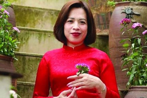 Phụ nữ trung niên không dao động vì thái độ của người khác