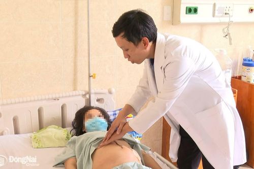 Phẫu thuật lấy khối u xơ tử cung nặng 4kg cho bệnh nhân ở Vĩnh Cửu