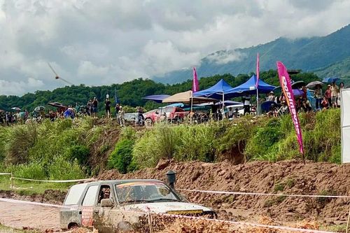 Những hình ảnh ấn tượng tại Giải đua xe bán tải địa hình 'Bat Xat Offroad Challenger'
