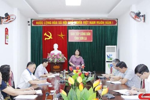 Đồng chí Phó Chủ tịch Thường trực UBND tỉnh tiếp công dân định kỳ tháng 8