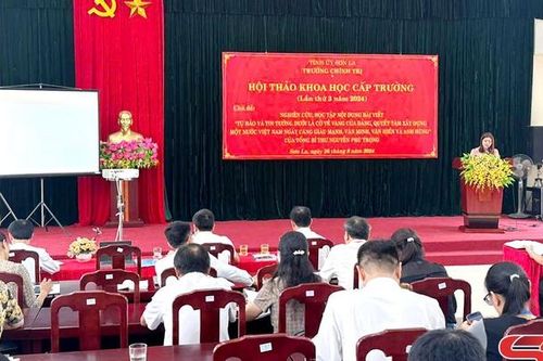 Hội thảo về bài viết 'Tự hào, tin tưởng dưới lá cờ vẻ vang của Đảng, quyết tâm xây dựng một nước Việt Nam ngày càng giàu mạnh, văn minh, văn hiến và Anh hùng' của Tổng Bí thư Nguyễn Phú Trọng